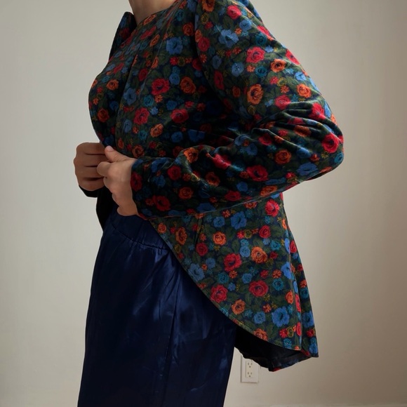 Floral Patterned Jacket - Picture 6 of 9